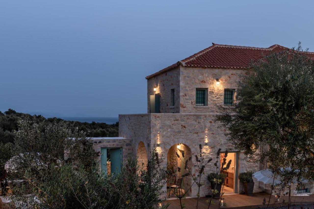 The Olive Yard Aparthotel Gythio Exterior photo